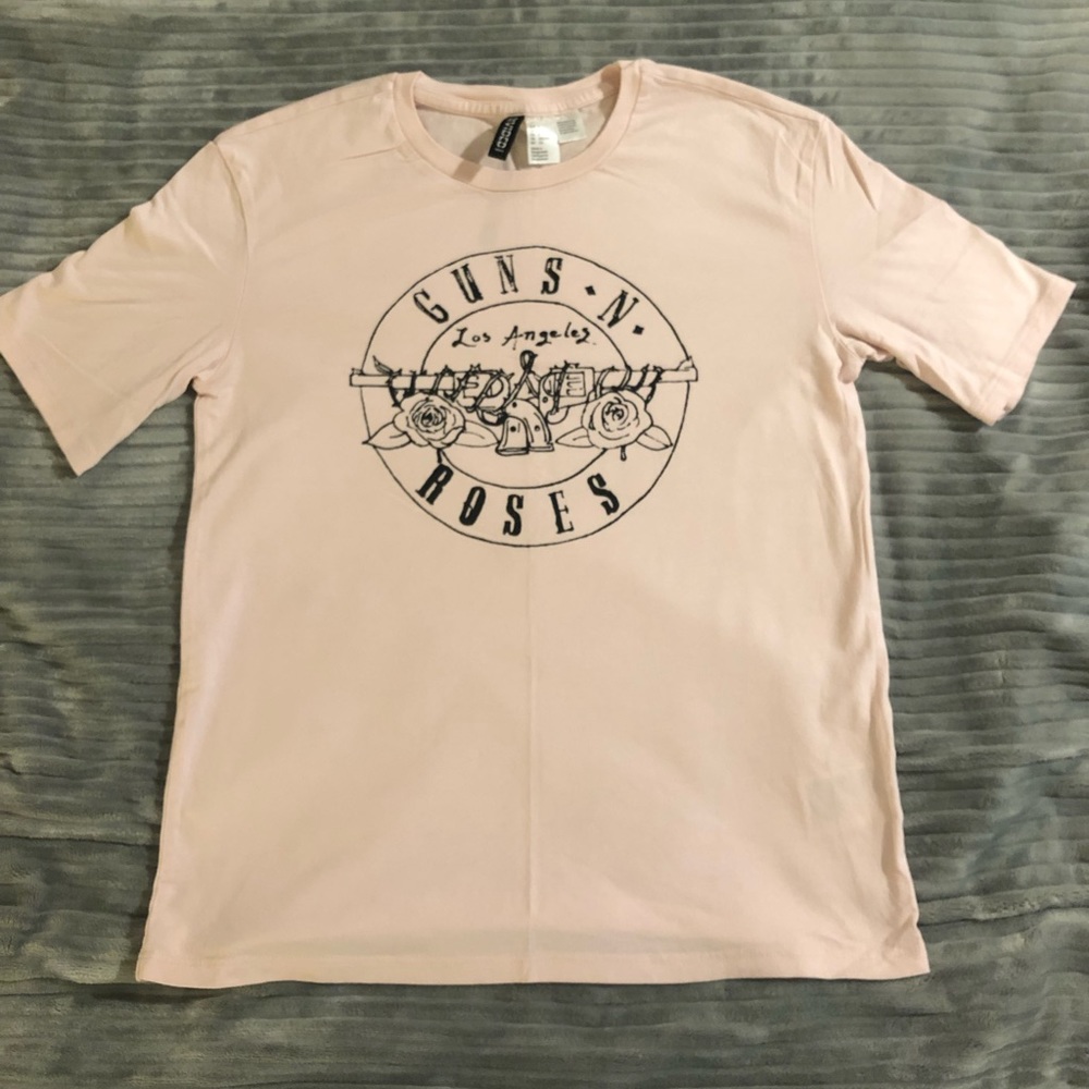 Pink Guns N’ Roses tee